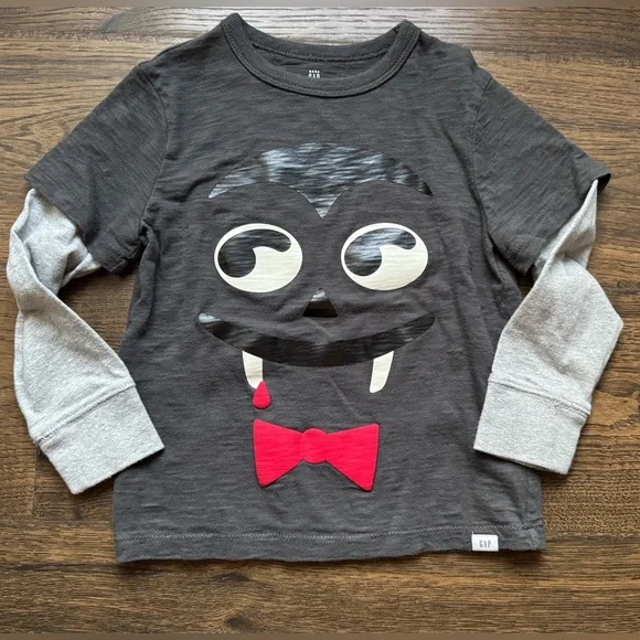 Gap Kids Gray and Black Vampire Long Sleeve Shirt - Picture 1 of 4